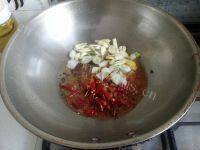 美美厨房之豆芽豆腐煮肉片做法图解5)