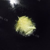 独特的莴笋炒肉丝做法图解4)