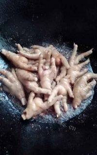 美味的卤鸡脚做法图解7)