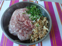 好吃的咸菜蒸肉饼做法图解3)