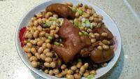 家常黄豆炖猪蹄