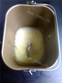 色味俱佳的肉松面包做法图解2)