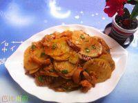 家常菜辣白菜炒土豆片