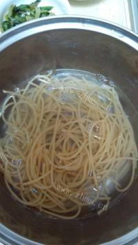 菠萝鸡肉意面做法图解9)