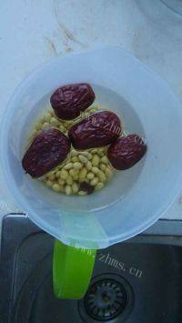 美味的红枣豆浆做法图解1)