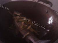 「美味可口」鲫鱼豆腐汤做法图解5)