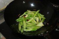 香芹炒香干做法图解4)