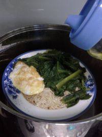 鸡蛋青菜面自制