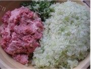 家常羊肉萝卜水饺做法图解2)