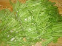 家常菜香菇芹菜做法图解1)