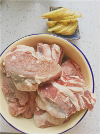 家常卤牛腩做法图解1)