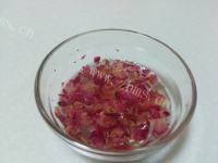 甘甜清香的玫瑰杏仁豆腐做法图解2)