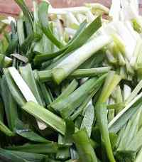 莲藕木耳泡菜炒做法图解4)