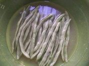 素炒四季豆做法图解1)
