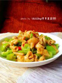家常菜尖椒肥肠