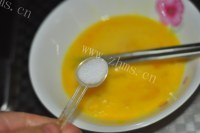 美味的石头炒蛋做法图解3)