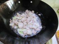 家常菜西葫芦炒肉片做法图解5)