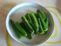 家常菜蒜蓉拌秋葵做法图解4)