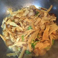 美味的笋干焖肉