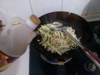 家常菜西红柿炒茄子做法图解9)