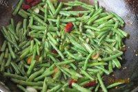 「DIY美食」干煸豆角做法图解8)