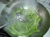 「健康美食」韭菜炒鸡蛋做法图解3)