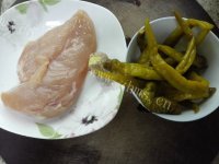 好吃的酱辣椒炒鸡脯肉做法图解1)