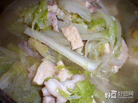 白菜肉片炖豆腐