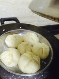 自制白菜木耳肉包子做法图解9)