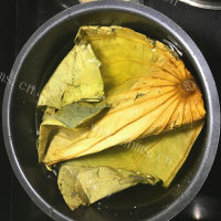 妈妈做的荷香卤鸭腿做法图解4)