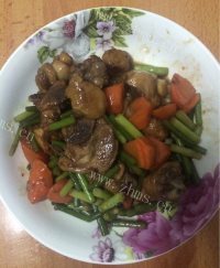最爱的蒜苔鸡肉块做法图解10)