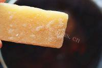 口味极佳的冰镇酸梅汤做法图解8)