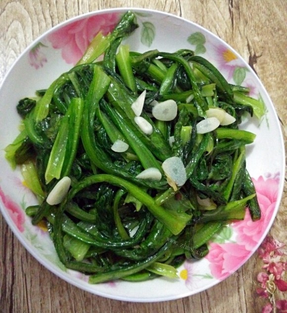 美味营养的清炒油麦菜