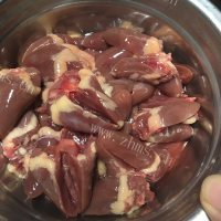 美味小米辣爆鸡心做法图解2)