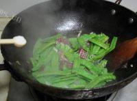 家常菜荷兰豆炒香肠