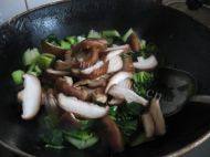 营养丰富的青菜香菇做法图解4)