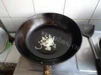 杏鲍菇炒腊肉做法图解2)