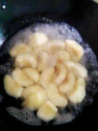 美味的糖水蜜桃做法图解4)
