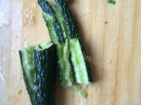 简单的刀拍黄瓜做法图解2)