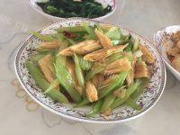 意犹未尽的芹菜炒腐竹