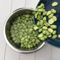 清香油汆豆瓣做法图解3)