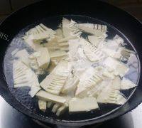 嫩滑腊肉焖春笋做法图解3)