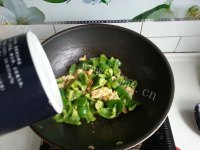 家常菜鸡蛋炒青椒做法图解8)