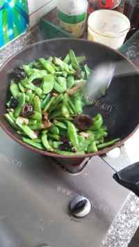 家常芸豆炒肉做法图解5)
