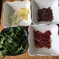 美味的麻辣小龙虾做法图解3)