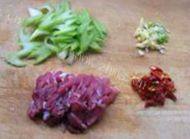 热腾腾的水煮肉片做法图解1)