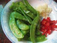 易做的蒜蓉荷兰豆做法图解1)