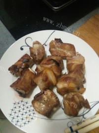 香喷喷的排骨炖豆角做法图解3)