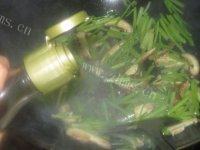 家常菜香菇芹菜