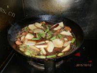 美味的土豆豆角炖鸡肉做法图解14)
